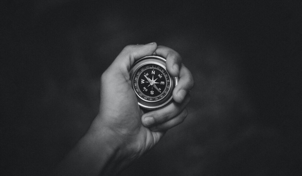 round analog compass